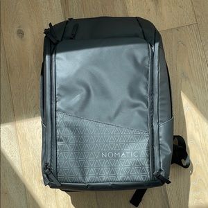 NOMATIC backpack